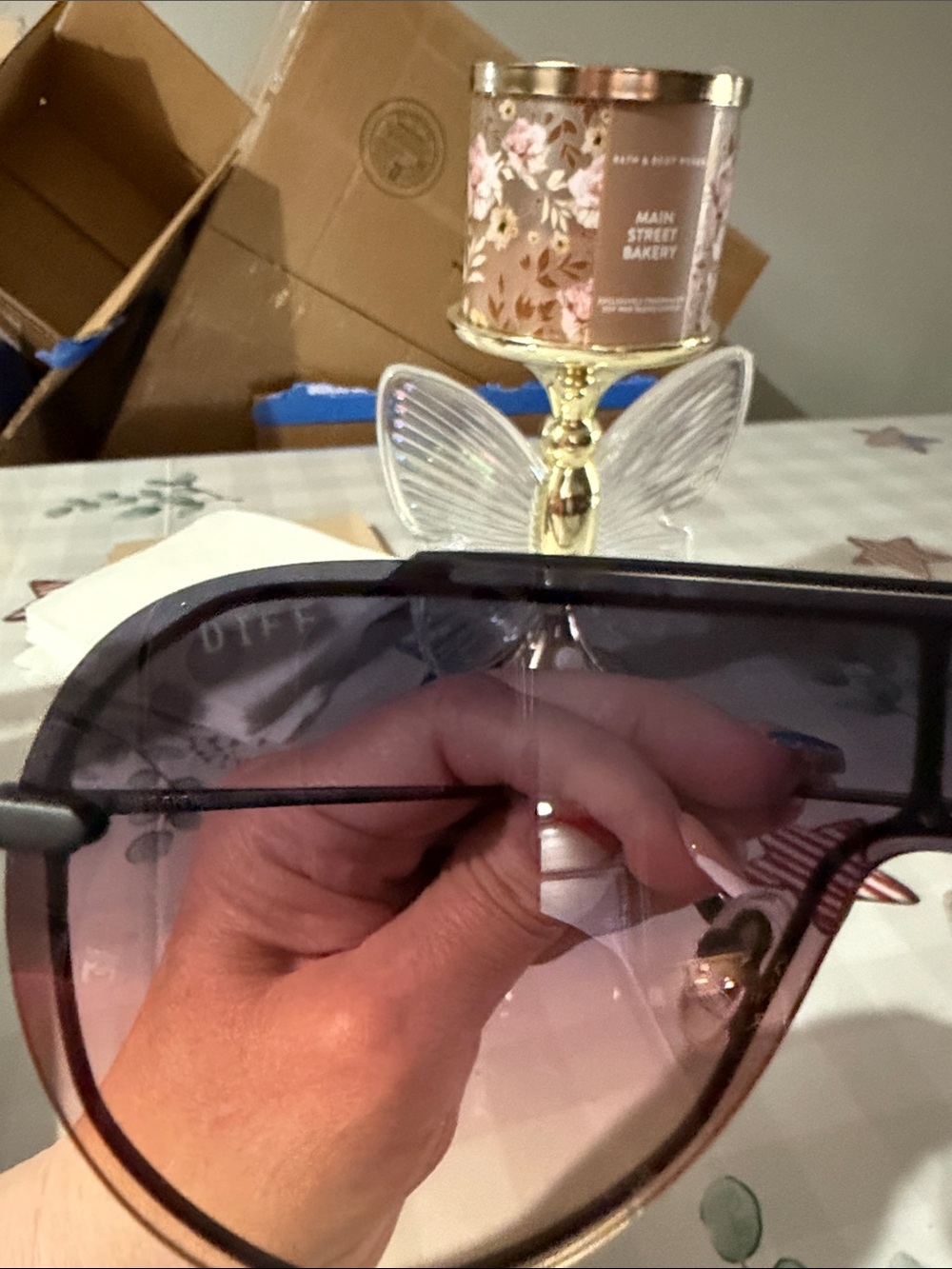 Diff Eyewear Black Frame with Brown Gradient Lenses Sunglasses - Picture 2 of 3
